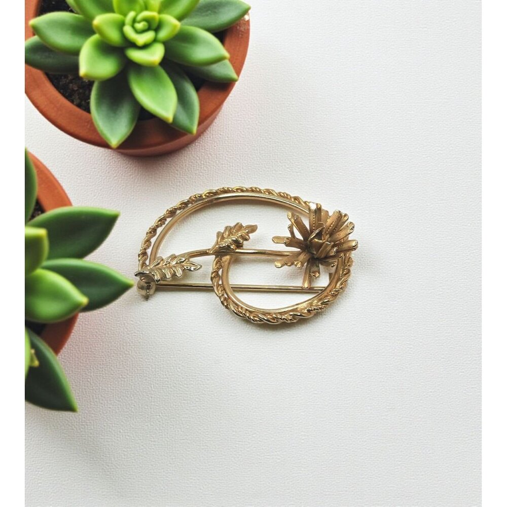 Vintage INC 1/2 12K Gold Filled Flower Brooch